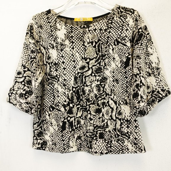 COTTON INNOVATION Women's Cotton White Black Top MEDIUM Snakeskin Short Sleeve - Picture 5 of 10
